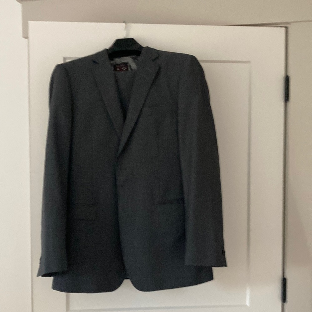 Rockin Sartorial 3 piece Gray Suit 40L jacket and 34 pants